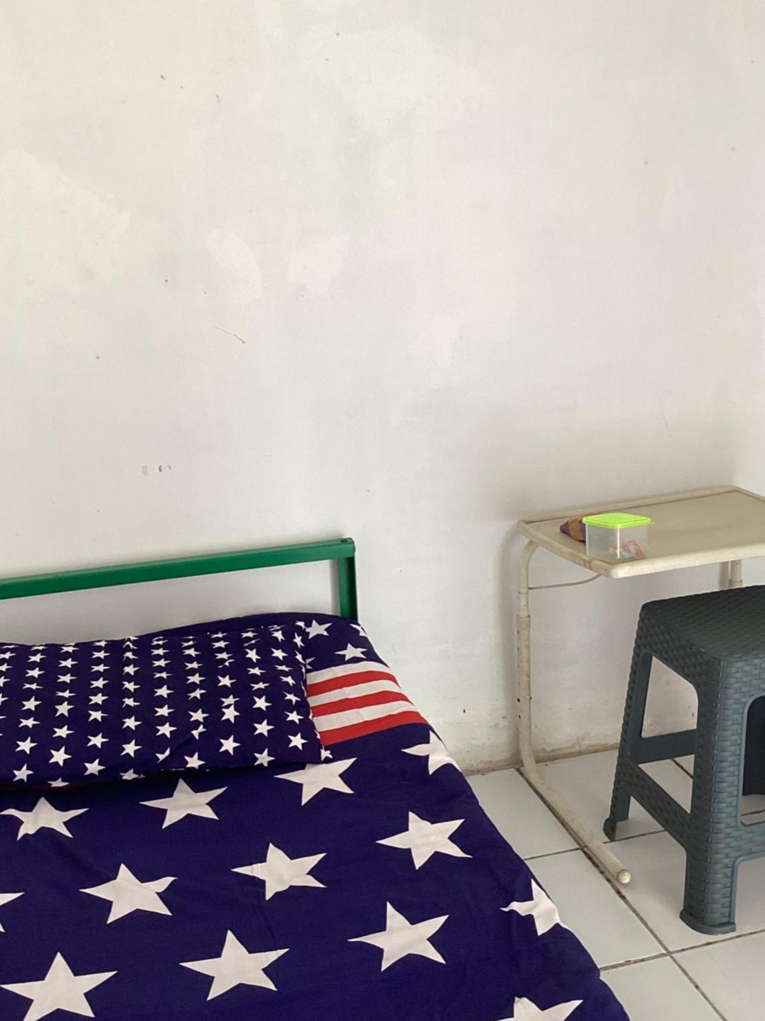 Kos Omah Yanto 19 Pensionat Jakarta Exteriör bild